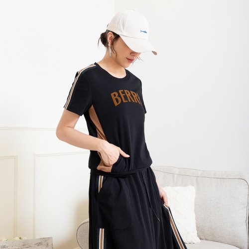 MEDUSA LADY 【MEDUSA】Berry 運動風黑色裙套裝T恤(M-XL) | 女休閒上衣