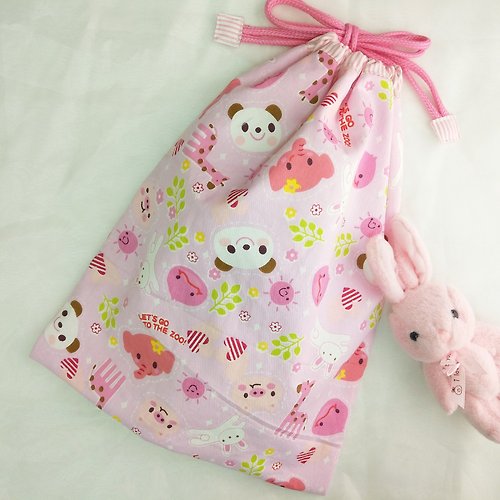 QQ rabbit 手工嬰幼兒精品 彌月禮盒 免費繡名字。粉紅動物園。束口袋 尿布袋 衣物袋