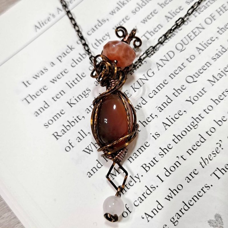 Kagura Village Fairy Tale - Dragon Egg Magic Stone Necklace Agate Fire Phoenix Red Agate Metal Weave - สร้อยคอ - เครื่องประดับพลอย สีนำ้ตาล