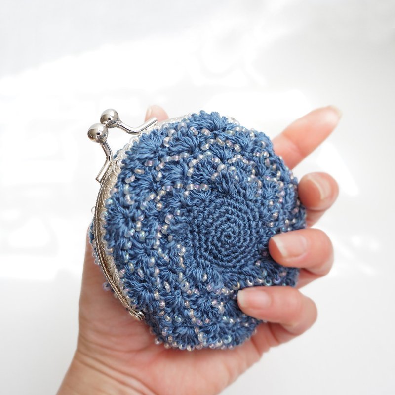 Ba-ba handmade Crochet round pouch  No.C1459 - กระเป๋าเครื่องสำอาง - วัสดุอื่นๆ สีน้ำเงิน