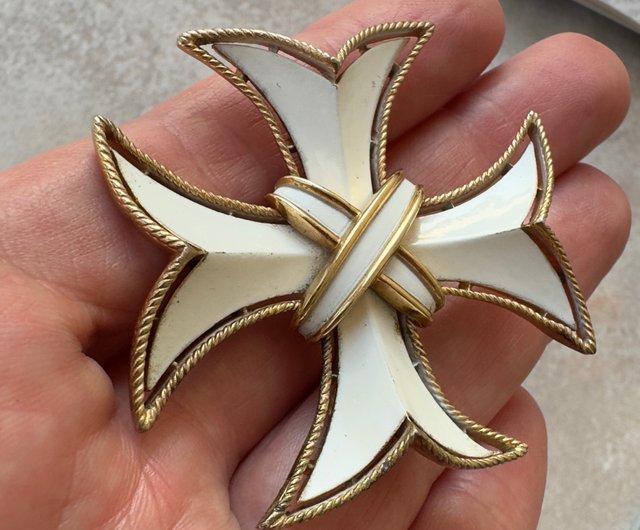 Vintage Weiss signed Maltese outlet Cross Brooch Pin*