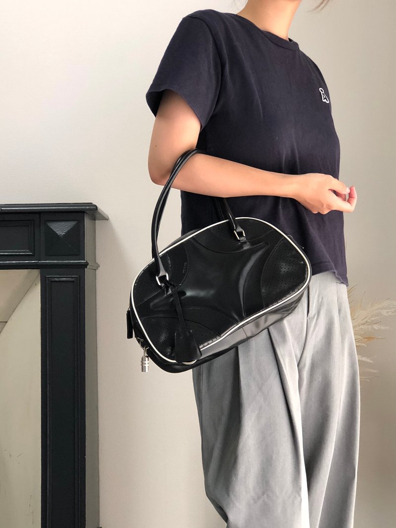【 日本直送　名牌中古包 】PRADA プラダ ハンドバッグ ブラック カデナ パンチング レザー ミニボストン ボーリングバッグ vintage vcg8wk - 手提包/手提袋 - 真皮 黑色