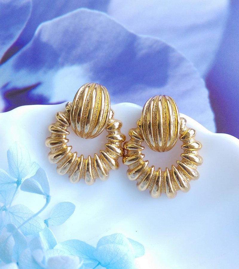 Vintage Jewelry 西洋古董飾品 MONET 復古 簡約 金色調 針式耳環 - 耳環/耳夾/耳骨夾 - 其他金屬 透明