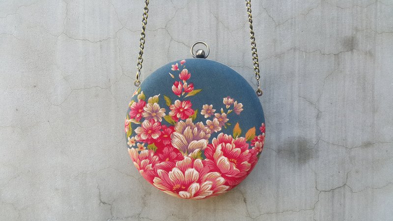 台灣客家花布 莫蘭迪藍  小圓包  口金盒子 口金包 - 側背包/斜背包 - 棉．麻 