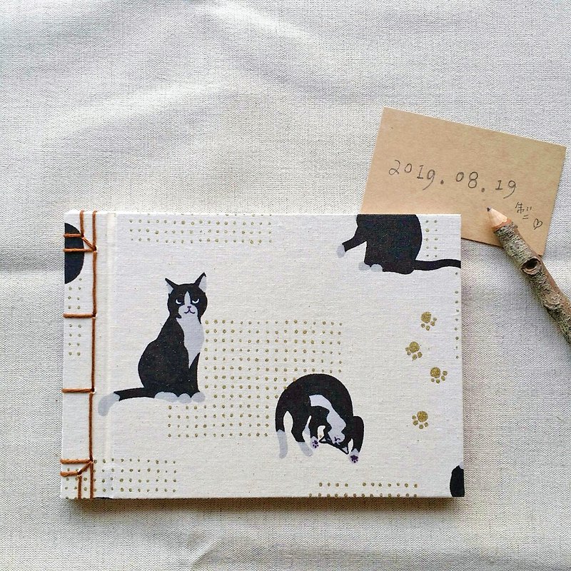 Tsundere cat daily Chinese line book handmade book manual notebook blank hand book - Notebooks & Journals - Paper White