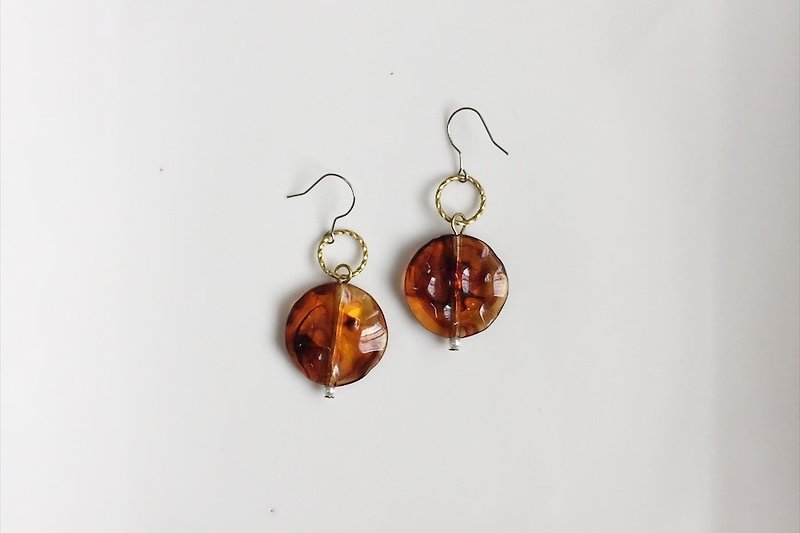Pearl amber antique resin earrings - ต่างหู - โลหะ สีนำ้ตาล