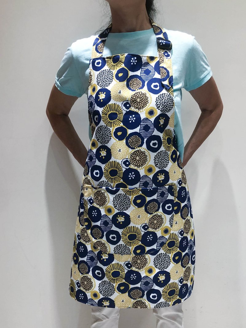 Apron - yellow and blue daisies on white background - ผ้ากันเปื้อน - ผ้าฝ้าย/ผ้าลินิน ขาว