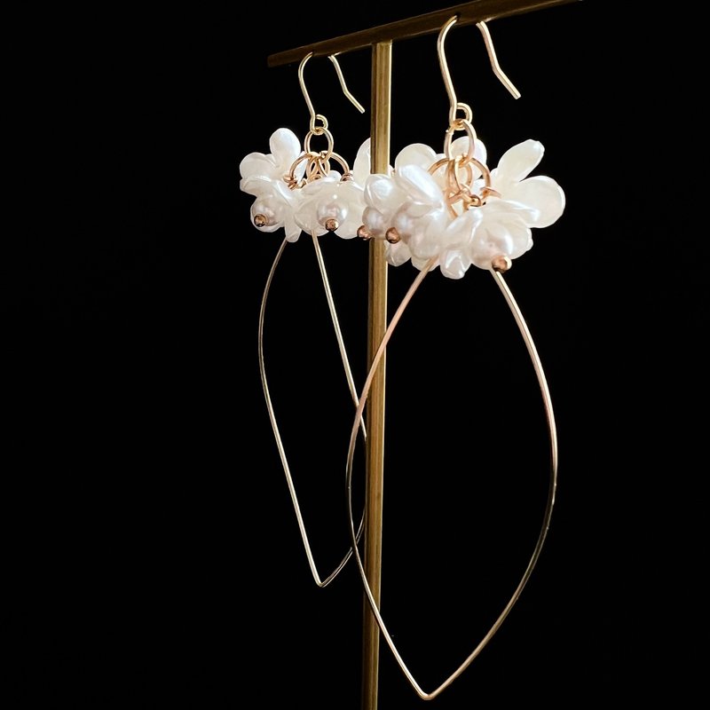 Clutch Bouquet & K14gf Wire Clipon earrings / Pierced earrings Shop