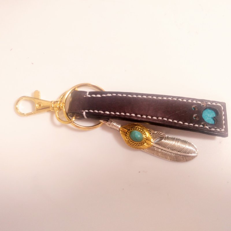 Genuine Leather Paw Keychain Hand-stitched Feather Chocolate - ที่ห้อยกุญแจ - หนังแท้ สีนำ้ตาล