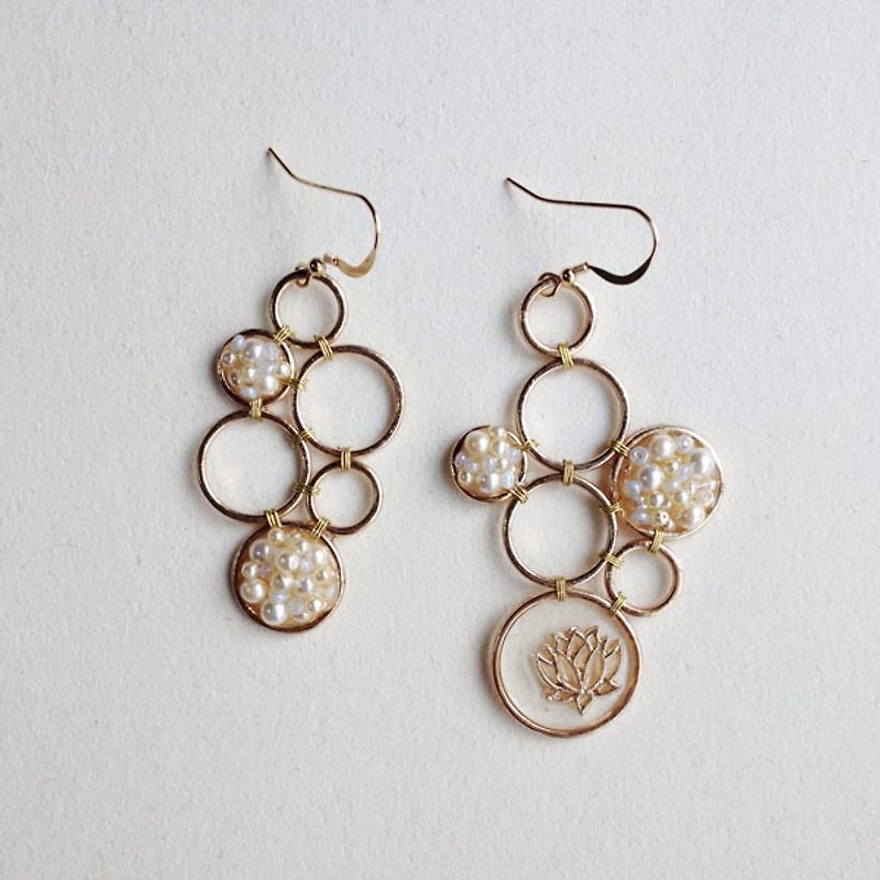 14kgf vintage Pearl and the "day-to-day bubble" of water lily earrings * Mimihari - Earrings & Clip-ons - Other Metals Gold