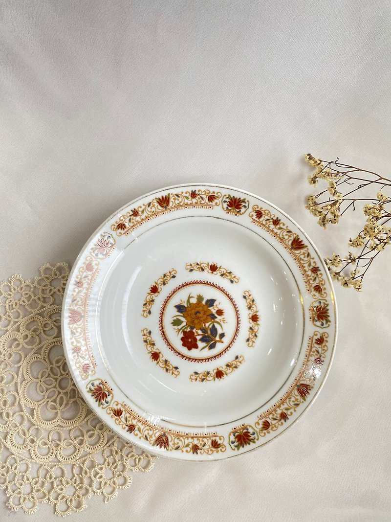 [Good Day Fetish] The Light of Taiwan 70 Years Antique Datong Red Label Peony Flower Silver Border Porcelain Plate Classic Beauty - Plates & Trays - Porcelain White