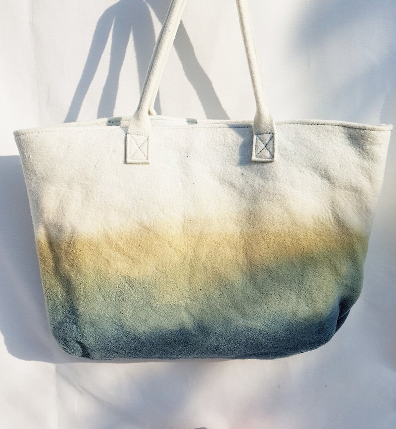 Dyed sheepskin felt (large) portable shoulder bag Christmas New Year gifts good things - Messenger Bags & Sling Bags - Wool Green
