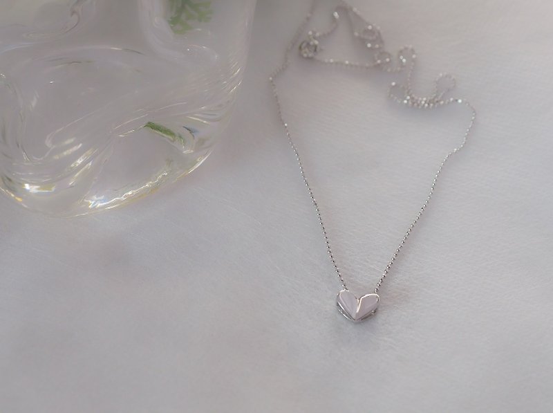 Tiny Heart Pendant Minimalist Necklace - 項鍊 - 純銀 銀色
