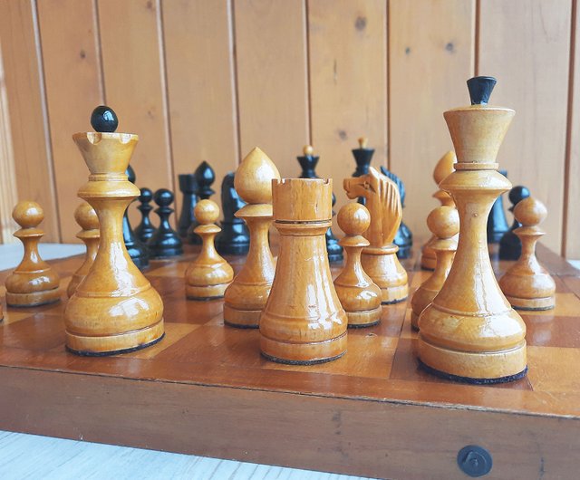 Medium Chess Board with Pieces