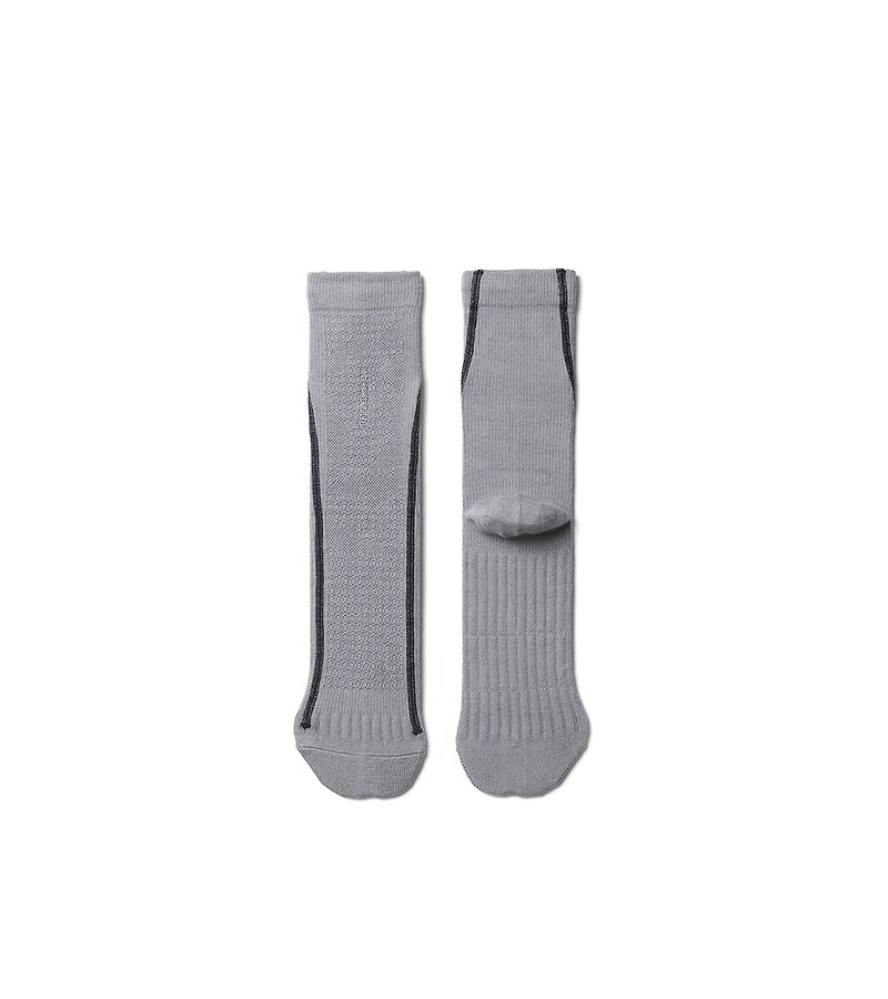線灰 - Flat-sew 中高筒休閒襪 - 襪子 - 棉．麻 灰色