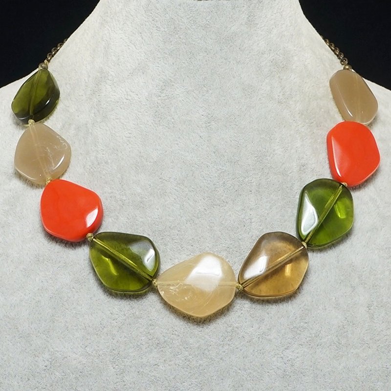 Red Olive Green Beige Taupe Large Beaded Lightweight Statement Necklace Jewelry - สร้อยคอ - พลาสติก สีแดง