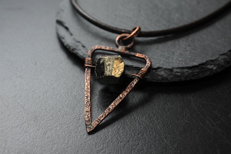 Pyrite Bronze pendant/crystal pendant/ Bronze braided metal wire braided - Necklaces - Precious Metals 