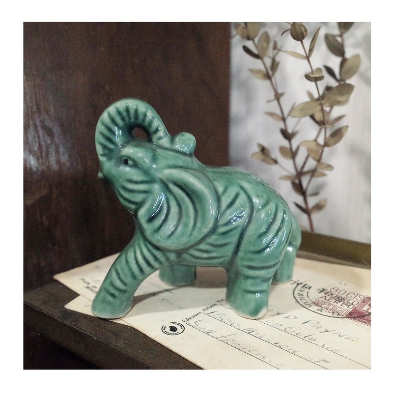 老件.綠色大象陶瓷擺件.小裝飾品.日系風格陳列道具 - 擺飾/家飾品 - 瓷 