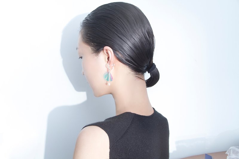 YUNSUO-original design-laser color fantasy and pearl earrings clips - ต่างหู - วัสดุอื่นๆ หลากหลายสี