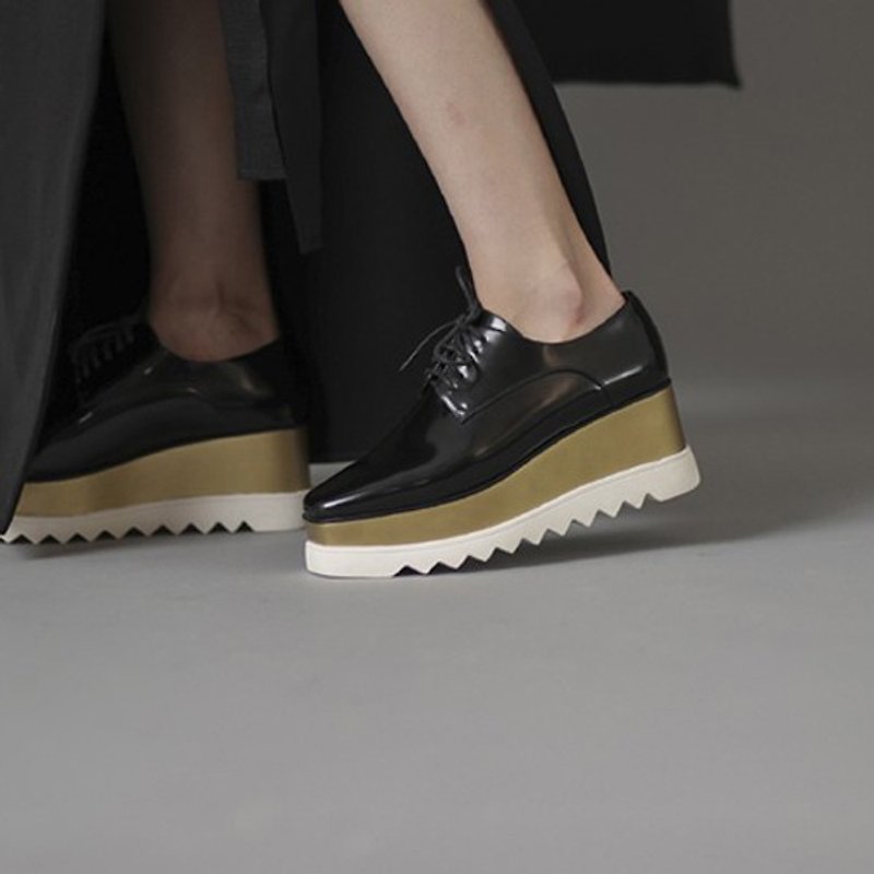 Bicolor sawtooth straps leather platform shoes black - รองเท้ารัดส้น - หนังแท้ สีดำ