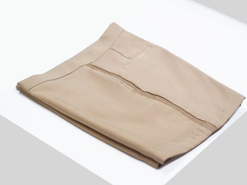 Shorts with  brown  side stripe Color - กางเกงขายาว - ผ้าฝ้าย/ผ้าลินิน สีนำ้ตาล