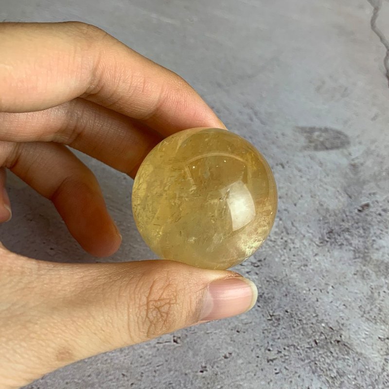 【微瑕疵福利品】水晶球-  冰洲球  辦公室療癒裝置擺飾 - 裝飾/擺設  - 寶石 黃色