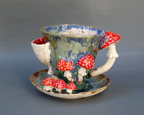 Frog & mushroom mug, handmade ceramic tea cup, toadstool fairy mug 250ml. -  Shop LekaCeramics Mugs - Pinkoi
