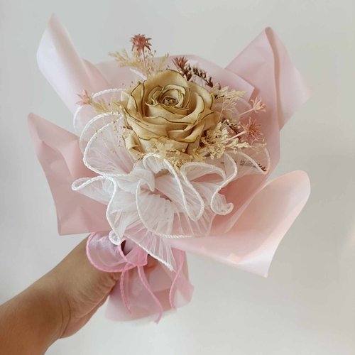 Kinki 手作Studio 畢業花束禮物 香水瓶金莎愛心型永生玫瑰花束情人節生日告白求