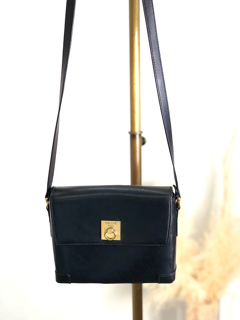 【 日本直送　名牌中古包 】CELINE セリーヌ ショルダーバッグ ブラック ガンチーニ レザー vintage ヴィンテージ オールド ruhbm2 - 側背包/斜背包 - 真皮 黑色
