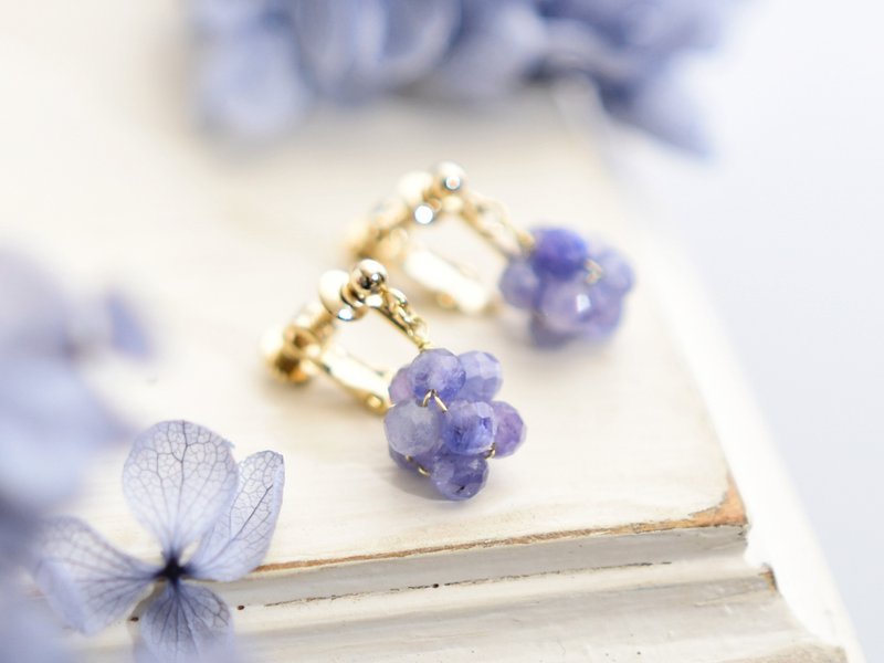 【ピアス・イヤリング】タンザナイト 紫陽花色の実 金平糖 天然石 12月誕生石 - 耳環/耳夾/耳骨夾 - 半寶石 紫色