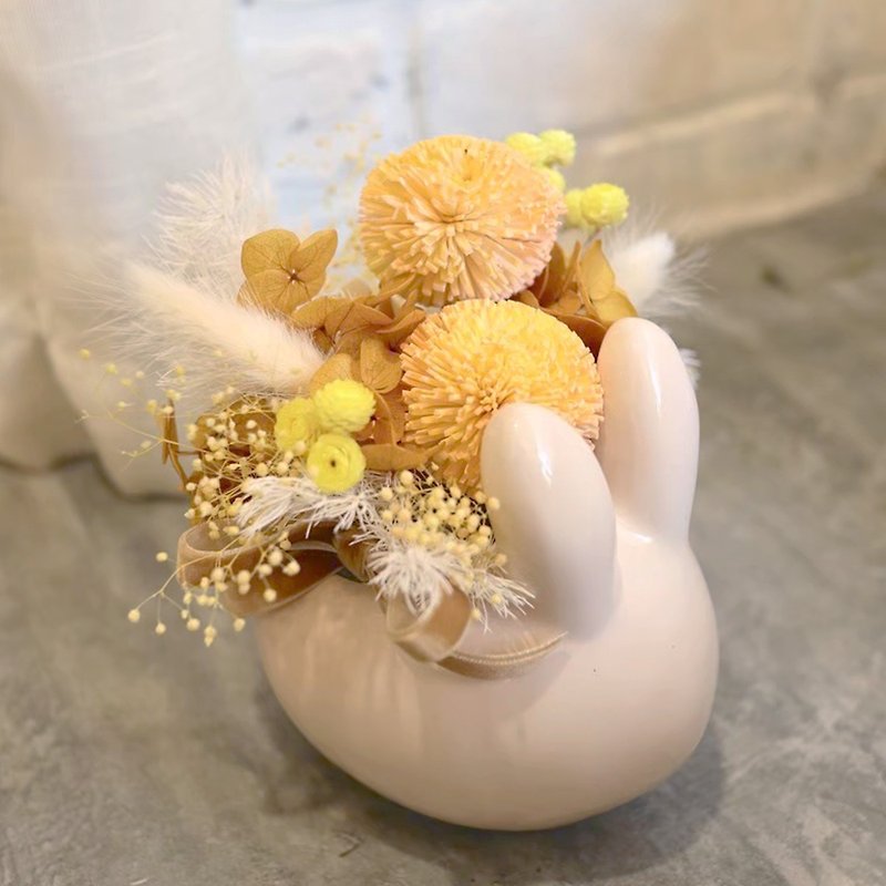 Warm Day Yellow Rabbit Immortal Diffusing Potted Flower - ช่อดอกไม้แห้ง - พืช/ดอกไม้ สีเหลือง