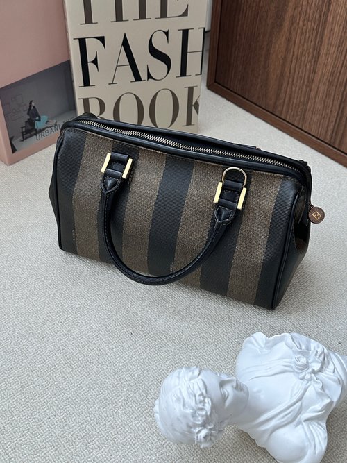 FENDI　フェンディ　ミニ　ボストンバッグ　ペカン柄　ストライプ　ブラック FENDI フェンディ ペカンストライプ ミニ ブラック ボストン