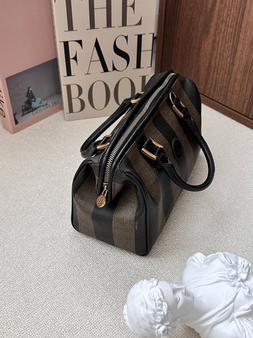 FENDI　フェンディ　ミニ　ボストンバッグ　ペカン柄　ストライプ　ブラック FENDI フェンディ ペカンストライプ ミニ ブラック ボストン