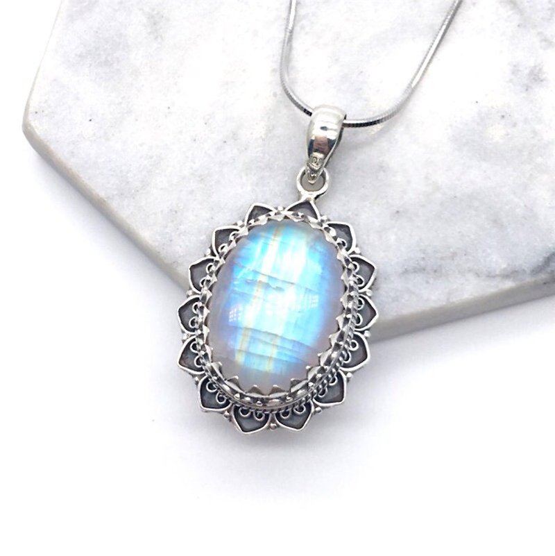 Moonlight stone 925 sterling silver oval heavy industry classical style necklace Nepal hand mosaic production (style 3) - สร้อยคอ - เครื่องเพชรพลอย สีน้ำเงิน