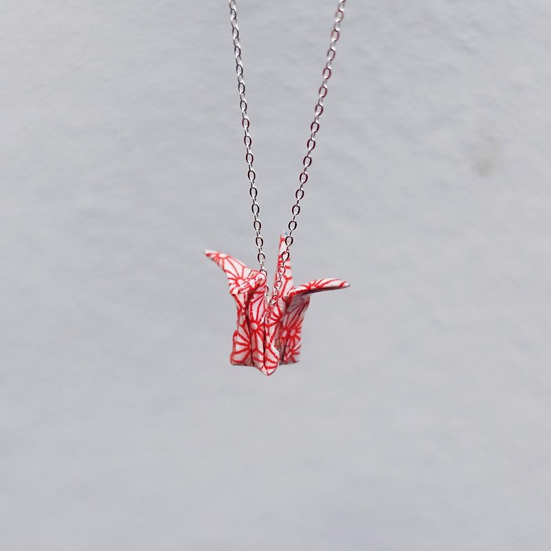 Origami Crane Necklace (Red Geometric Pattern) - สร้อยติดคอ - กระดาษ สีแดง