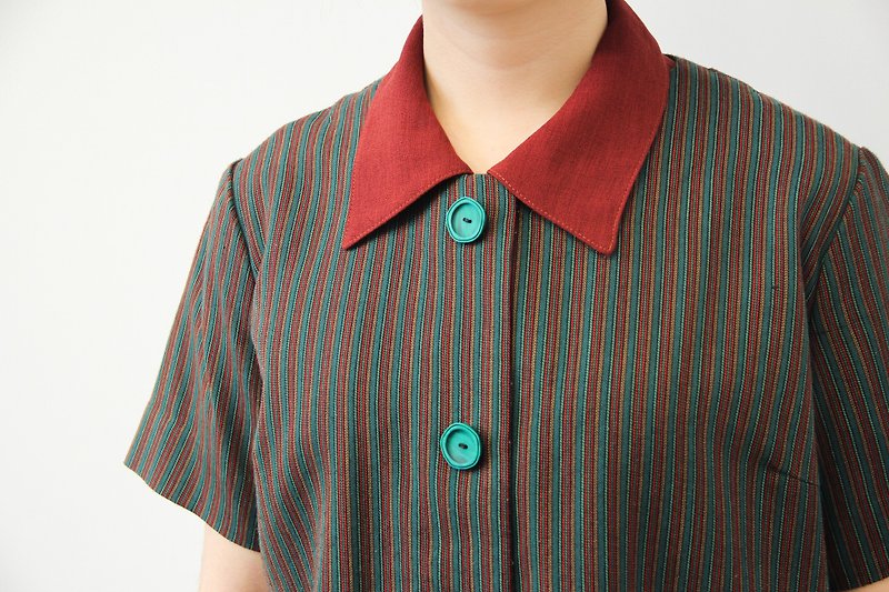 …｛橡子女孩::古著上衣｝墨綠色拼紅色條紋圓領上衣 - 女裝 上衣 - 聚酯纖維 綠色