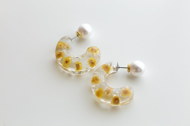 | Golden Moon Bay. Acacia Flower Series | Handmade Dried Flower Earrings/Two way design - Earrings & Clip-ons - Plants & Flowers 