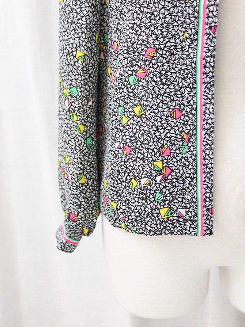 【RE0720T146】 Japanese retro geometric triangle ancient shirt - Women's Shirts - Polyester Gray