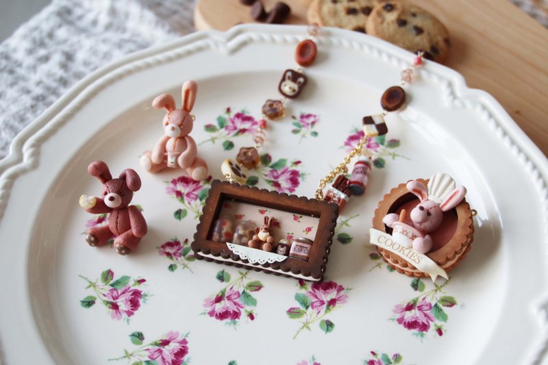 Teddy with cookies brooch and necklace set - Necklaces - Clay Pink