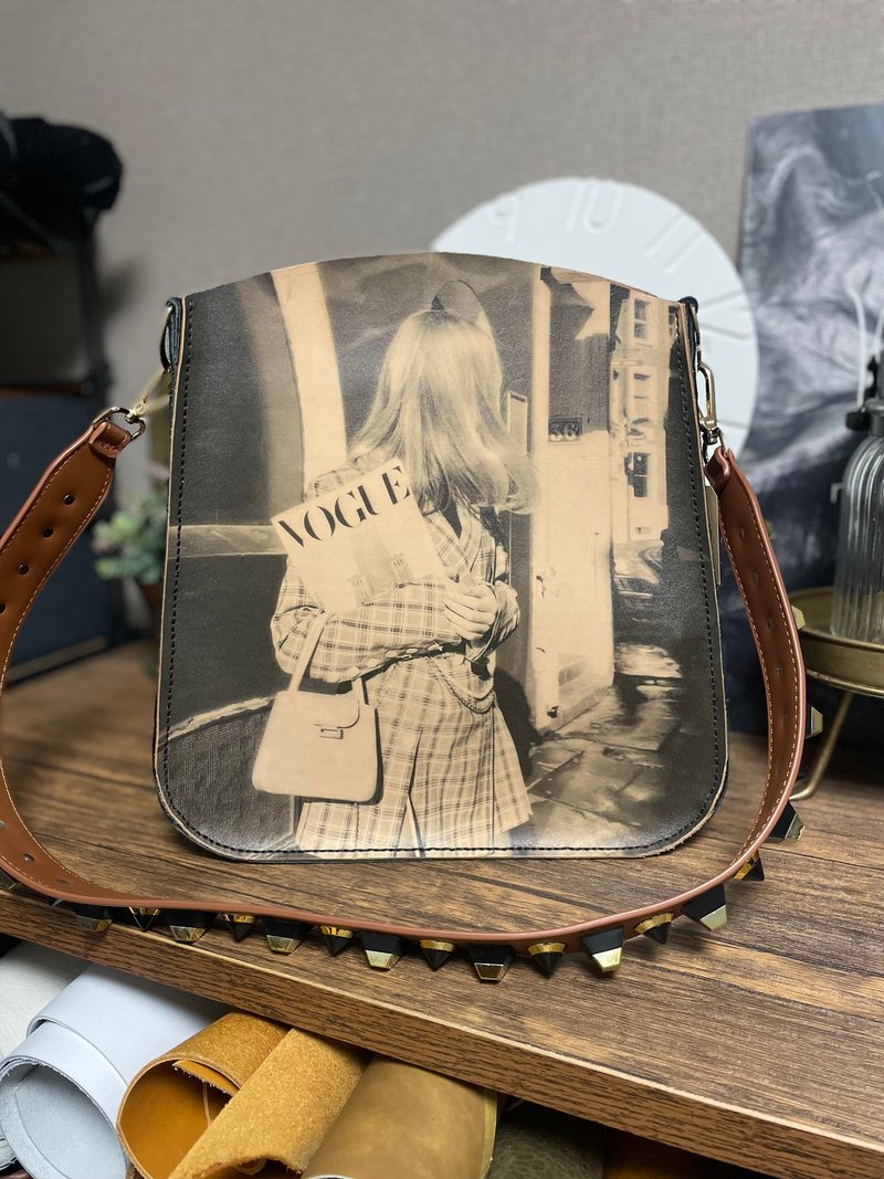 日本製造 時尚圖紋皮革包 - 側背包/斜背包 - 真皮 咖啡色