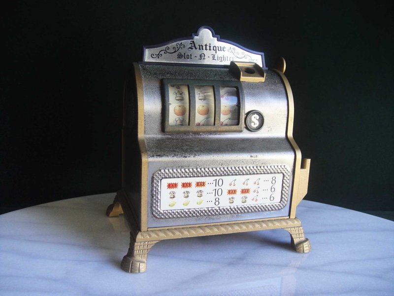 【Old Time OLD-TIME】Early second-hand Japanese slot machine slot tiger lighter - ของวางตกแต่ง - โลหะ สีกากี