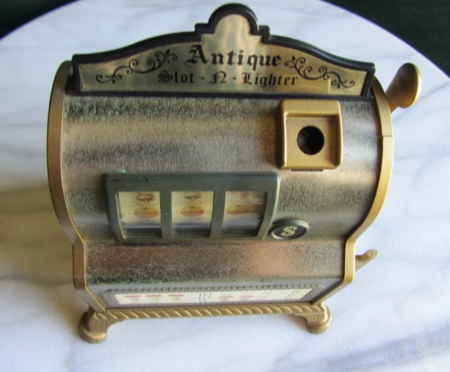 vintage UNIVERSAL スロットマシン TAITO当時物 屋内用 vintage UNIVERSAL スロットマシン TAITO当時物 屋内用