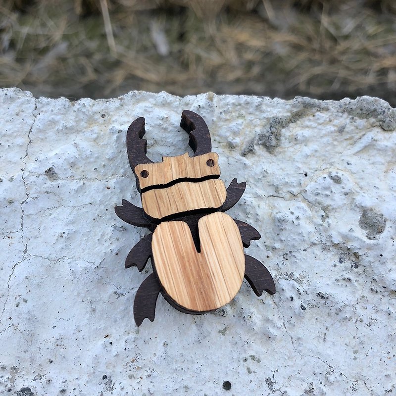 Stag Beetles Don't Crash Magnets Wooden Beetles - Magnets - Wood Brown