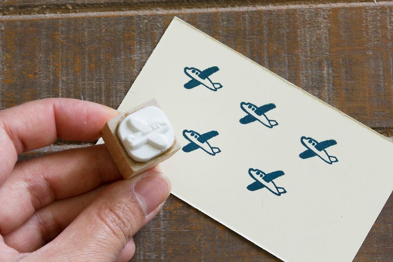 手彫りの小型飛行機ゴム印 - はんこ・スタンプ台 - ゴム ホワイト