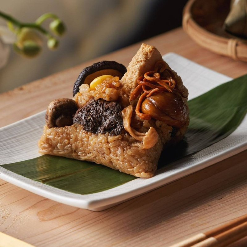 【圓山大飯店】羊肚菌群菇素粽6入(素) - 米/五穀雜糧 - 其他材質 白色