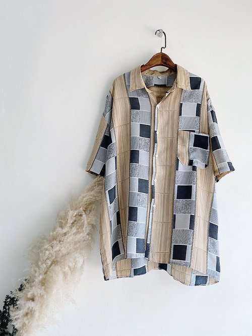 河水山 膚x灰格紋直條隨性寬鬆 古著紡紗質滑面襯衫上衣 vintage Shirt