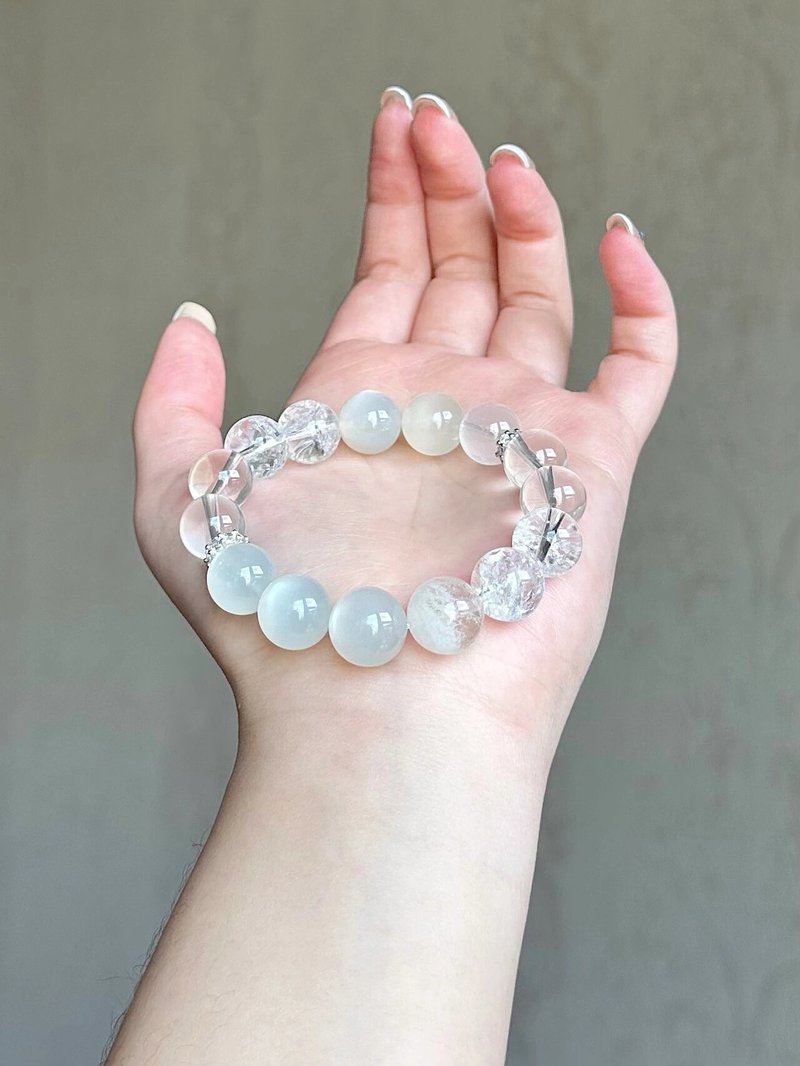 11mm Natural Snowflake Ghost Crystal White Moonstone Asai White Design Single Circle Bracelet s - สร้อยข้อมือ - เครื่องเพชรพลอย สีส้ม