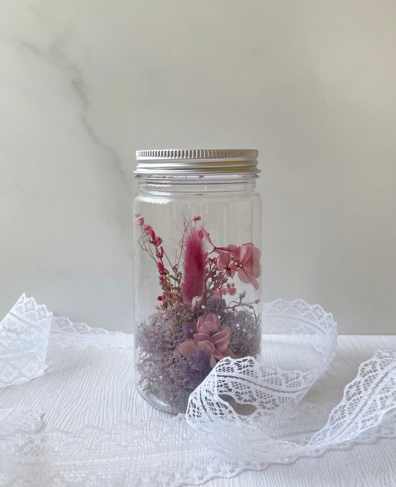 Bottle with eternal flower landscape. Peach color charm / dry flowers, immortal flowers without withered flowers, graduation ceremony - ช่อดอกไม้แห้ง - พืช/ดอกไม้ สีม่วง