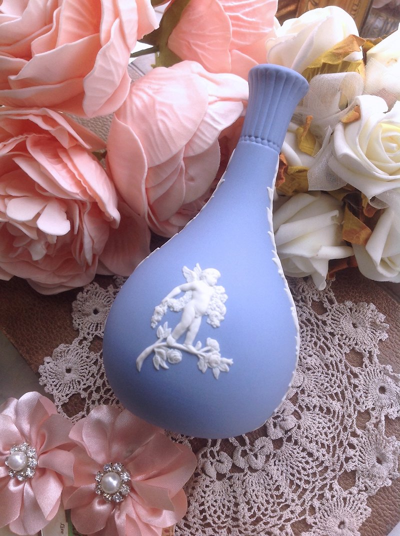 安妮瘋古物vintage 復古 古董英國骨瓷Wedgwood jasper 藍色碧玉浮雕小天使花瓶 花器 - 花瓶/花器 - 瓷 藍色