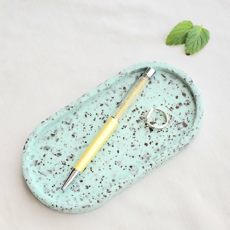 Oval tray (chocolate mint ) / Jesmonite - กล่องดินสอ/ถุงดินสอ - วัสดุอีโค สีเขียว